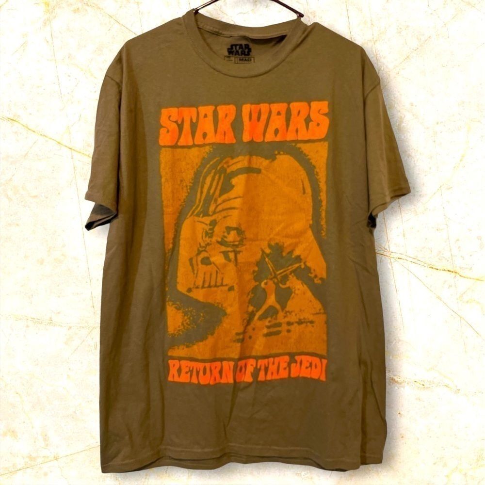 MEN'S STAR WARS T-SHIRT SIZE LARGE - NWOT